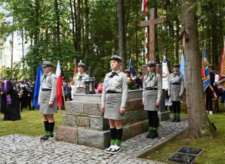 Uroczystości upamiętniające ofiary II Wojny Światowej oraz obchody Dnia Weterana Walk o Ni