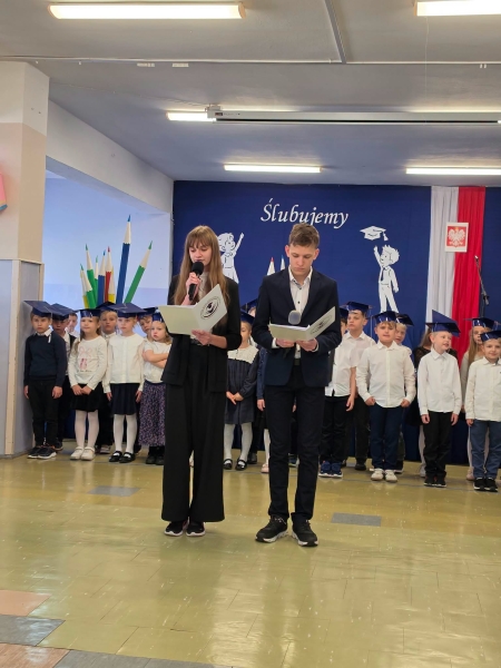 Ślubowanie i pasowanie klas pierwszych