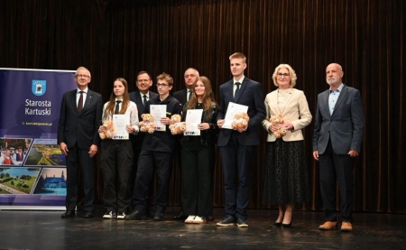 Stypendia Starosty Kartuskiego dla uczniów II LO w Kartuzach!